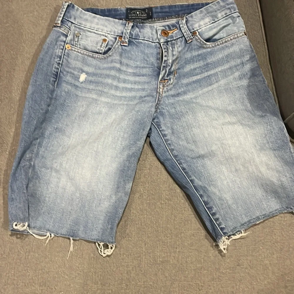 Lucky Brand Light Wash Boardwalk Bermuda Raw Hem Jean Shorts